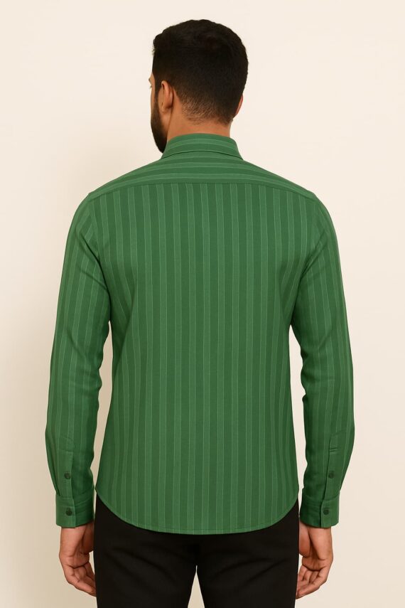 Men Slim Fit Spread Collar Casual Shirt