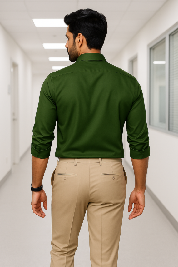 Men Regular Fit Solid Spread Collar Formal Shirt